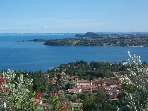 High-end Villa Lake View botanical garden, 6 bedrooms in Gardone Riviera - Lake Garda Used for sale For Super Rich