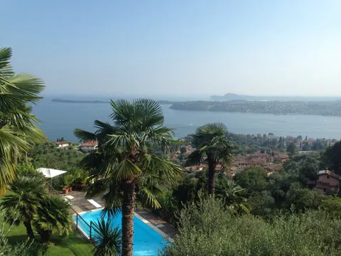 High-end Villa Lake View botanical garden, 6 bedrooms in Gardone Riviera - Lake Garda LV06096 for sale For Super Rich