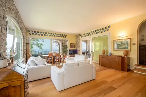 High-end Villa Lake View botanical garden, 6 bedrooms in Gardone Riviera - Lake Garda search for sale For Super Rich