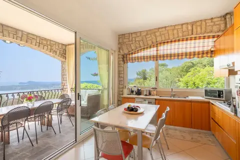 High-end Villa Lake View botanical garden, 6 bedrooms in Gardone Riviera - Lake Garda property for sale For Super Rich