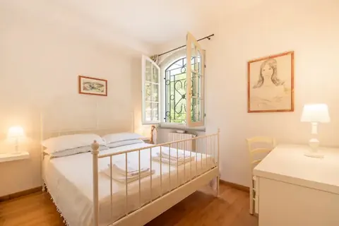 High-end Villa Lake View botanical garden, 6 bedrooms in Gardone Riviera - Lake Garda best for sale For Super Rich
