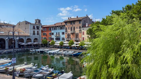 High-end Penthouse Panoramic View overlooking the marina, 3 bedrooms in Lake Garda