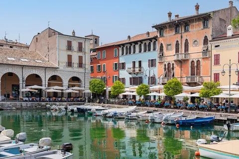 High-end Penthouse Panoramic View overlooking the marina, 3 bedrooms in Lake Garda deal for sale For Super Rich