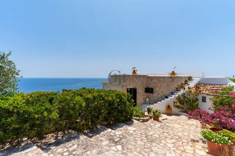 High-end Villa Sea front magnificent landscape, 5 bedrooms in Gagliano del Capo - Apulia