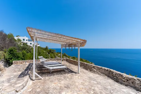 High-end Villa Sea front magnificent landscape, 5 bedrooms in Gagliano del Capo - Apulia price for sale For Super Rich