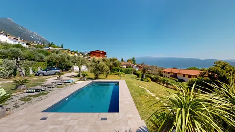 Modern Villa Breathtaking view of the lake Swimming pool, 4 bedrooms in Toscolano Maderno - Lake Garda LV05180 for sale For Super Rich
