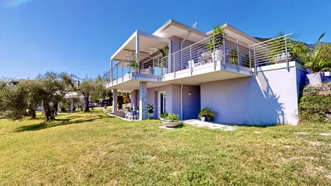Modern Villa Breathtaking view of the lake Swimming pool, 4 bedrooms in Toscolano Maderno - Lake Garda deal for sale For Super Rich