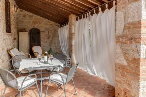 Country Ranch/Farm nestled in the hills swimming pool, 20 bedrooms in Casole D'elsa - Tuscasny deal for sale For Super Rich