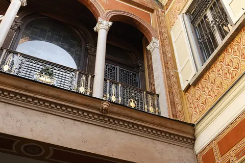 High-end Villa Lake View, 10 bedrooms in Lake Como value for sale For Super Rich