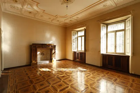 High-end Villa Lake View, 10 bedrooms in Lake Como deal for sale For Super Rich