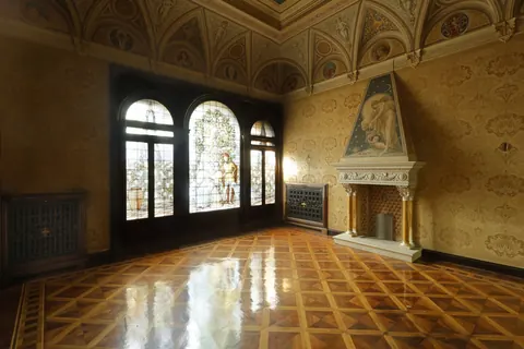 High-end Villa Lake View, 10 bedrooms in Lake Como ads for sale For Super Rich
