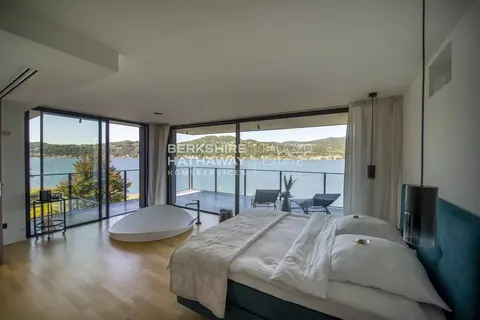 Luxury Villa front lake  swimming pool, wellness and fitness area, 6 bedrooms in Angera - Lake Maggiore luxury for sale For Super Rich