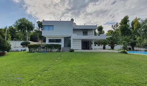Elegant Villa Private huge Garden large swimming pool, 4 bedrooms in Voula buy for sale For Super Rich