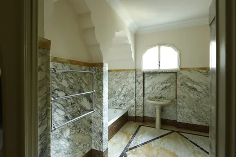 High-end Villa Lake View, 10 bedrooms in Lake Como image for sale For Super Rich