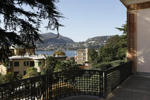 High-end Villa Lake View, 10 bedrooms in Lake Como photo for sale For Super Rich