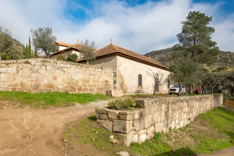 Country Ranch/Farm Mountain View vineyards, 5 bedrooms in Linhares - Bragança search for sale For Super Rich