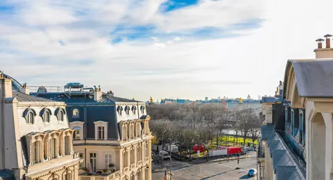 Luxury Apartment Panoramic View 5-minute walk from the Champs-Élysées, 4 bedrooms in Paris New for sale For Super Rich