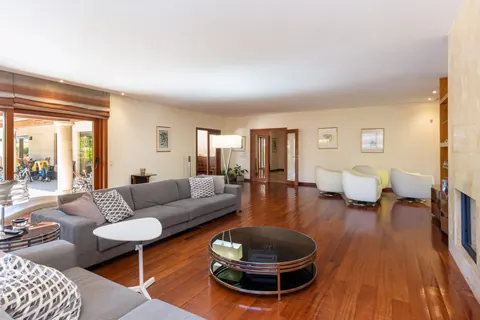 Elegant Villa Panoramic View heated outdoor pool, 5 bedrooms in Porto search for sale For Super Rich