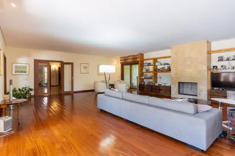 Elegant Villa Panoramic View heated outdoor pool, 5 bedrooms in Porto property for sale For Super Rich