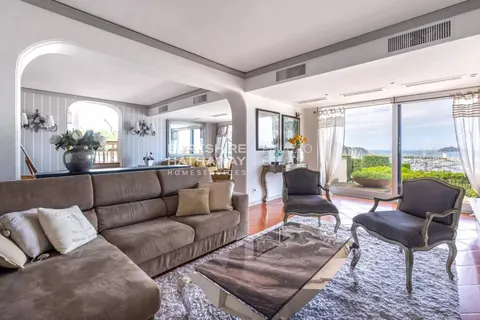 Luxury Hotel 5-star resort, panoramic sea views, 41 bedrooms in Castiglione della Pescaia top for sale For Super Rich