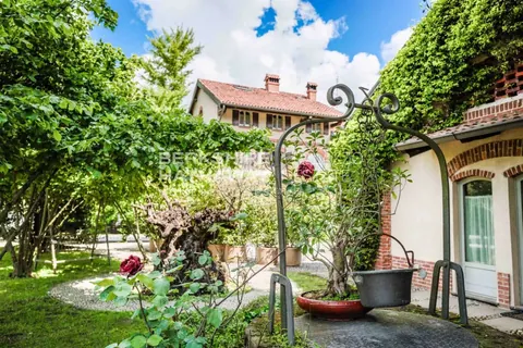 Renovated House Swimming pool and SPA, 14 bedrooms in Oleggio - Lake Maggiore Classified ads for sale For Super Rich