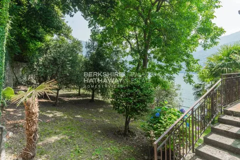 Century Castle Castello Thomson, 8 bedrooms in Carate Urio - Lake Como ultra luxury for sale For Super Rich