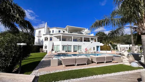 Luxury Villa Sea View Tennis court, 5 bedrooms in Loulé