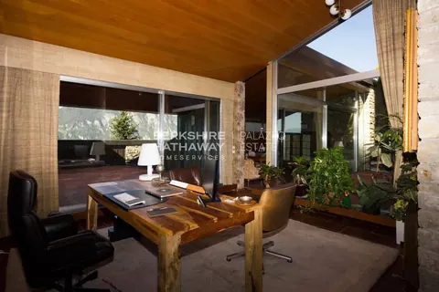Elegant Villa Mountain View Lake View, 7 bedrooms in Campione d'Italia best for sale For Super Rich
