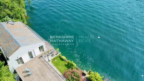 Elegant Villa Lake View directly on the shores, 5 bedrooms in Brienno - Lake Como buy for sale For Super Rich