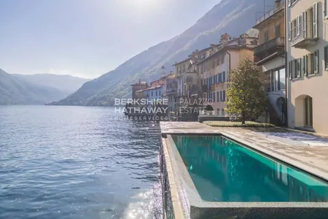 Renovated historic Villa Lake View with private dock and pool, 5 bedrooms in Lake Como