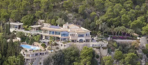 Luxury Villa Beach Front with unrivalled views, 7 bedrooms in Mallorca Used for sale For Super Rich