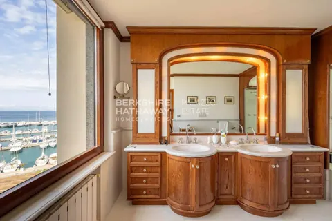 Luxury Hotel 5-star resort, panoramic sea views, 41 bedrooms in Castiglione della Pescaia exclusive for sale For Super Rich