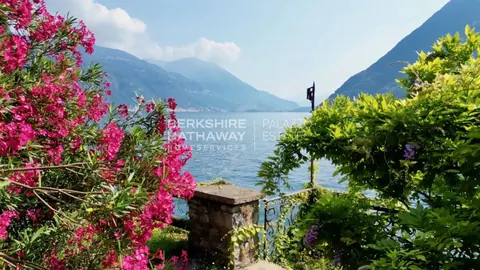 Elegant Villa Lake View directly on the shores, 5 bedrooms in Brienno - Lake Como property for sale For Super Rich