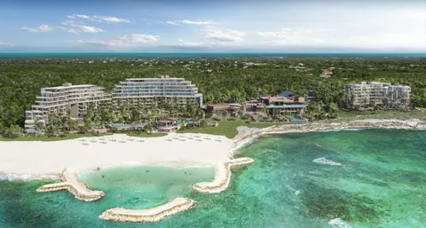 Luxury Apartment Beach Front overlooking the Lagoon Pool, 3 bedrooms in Grand Cayman