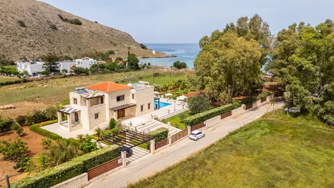 Luxury Villa Beach Front Mountain View, 5 bedrooms in Georgioupolis Apokoronas Chania Crete Used for sale For Super Rich