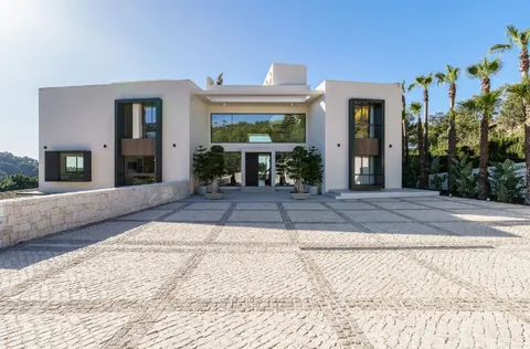 High-end Villa 10 cars Indoor & outdoor pool & sauna, 6 bedrooms in Benahavis - La Zagaleta - Marbella