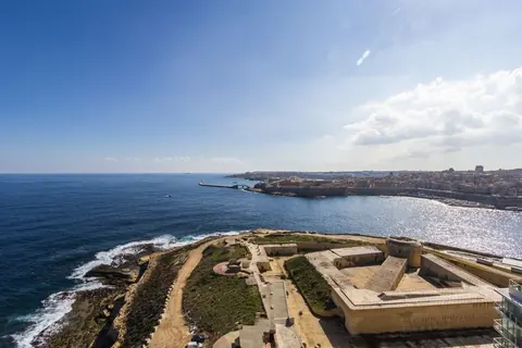 Luxury Penthouse One-of-a-kind stunning views of Marsamxetto harbour, 3 bedrooms in Valletta available for sale For Super Rich