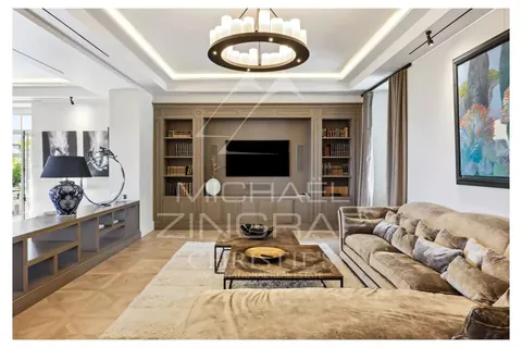 Bastide Villa Built 1920 hillside panoramic view of the sea and the Esterel mountains, 13 bedrooms in Mougins - French Riviera real estate for sale For Super Rich