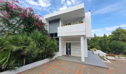 Elegant Villa Private huge Garden large swimming pool, 4 bedrooms in Voula search for sale For Super Rich