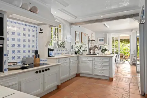 Premium Villa Breathtaking panoramic sea view over the sea ​​and the Glaïeuls  swimming pool, pool house bowling, 8 bedrooms in Cannes - French Riviera price for sale For Super Rich