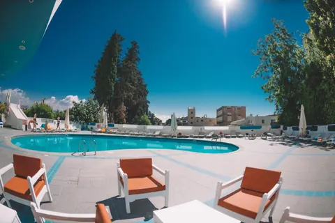 Luxury Hotel Sea View 100 bedrooms, 100 bedrooms in Limassol Used for sale For Super Rich