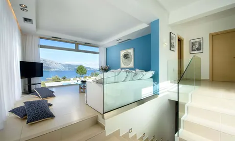 Premium Villa Private beach with direct access Beachfront, 8 bedrooms in Corfu value for sale For Super Rich