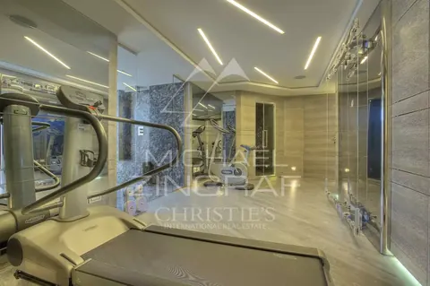 Elegant Villa Breathtaking panoramic views of sea and Monaco Cinema, Fitness, Spa, Pool, 5 bedrooms in Roquebrune Cap Martin luxury for sale For Super Rich