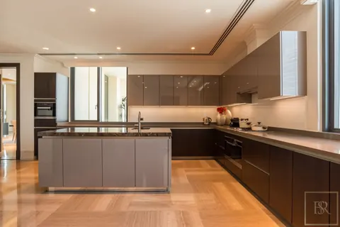 Luxury Penthouse Panoramic View The 118 in Downtown, 6 bedrooms in Dubai search for sale For Super Rich