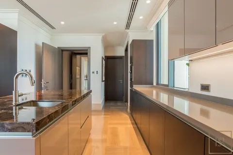 Luxury Penthouse Panoramic View The 118 in Downtown, 6 bedrooms in Dubai property for sale For Super Rich