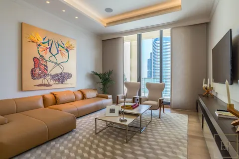 Luxury Penthouse Panoramic View The 118 in Downtown, 6 bedrooms in Dubai best for sale For Super Rich