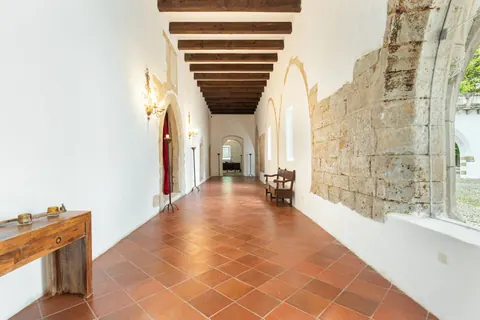 Medieval Ranch/Farm 16th century. Medieval Palace, 10 bedrooms in Belas best for sale For Super Rich