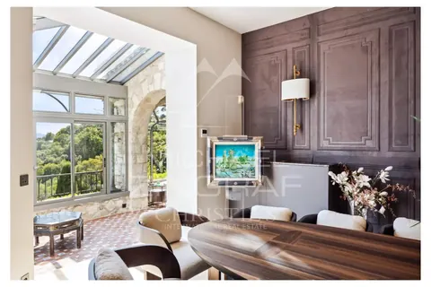 Bastide Villa Built 1920 hillside panoramic view of the sea and the Esterel mountains, 13 bedrooms in Mougins - French Riviera luxury for sale For Super Rich