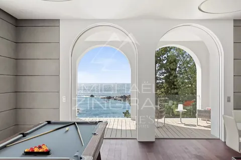 High-end Villa Waterfront 2 accesses to sea, Swimming pool, 6 bedrooms in Anthéor - French Riviera value for sale For Super Rich
