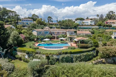 Premium Villa Breathtaking panoramic sea view over the sea ​​and the Glaïeuls  swimming pool, pool house bowling, 8 bedrooms in Cannes - French Riviera MZICA7379 for sale For Super Rich